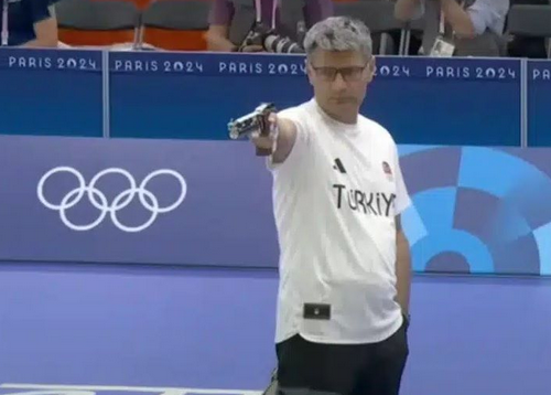 Стрілець-легенда Юсуф Дікеч показав свій фірмовий стиль і виборов потрійне золото для Туреччини